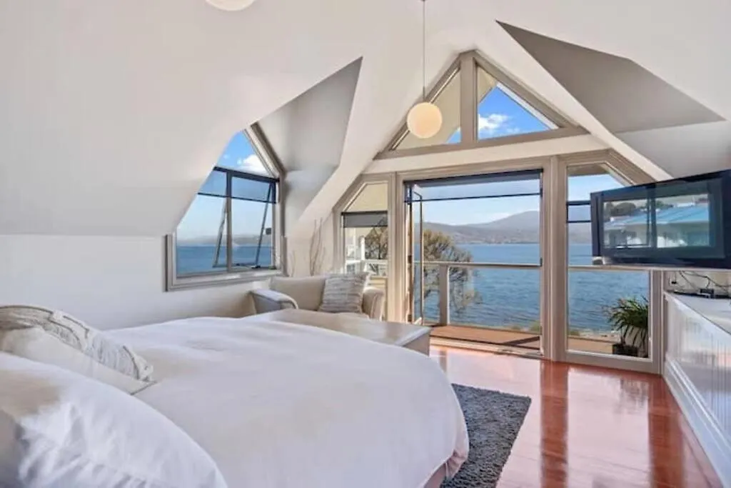 Casa Con Vista Luxury Waterfront Home, Sleeps 10 Hobart